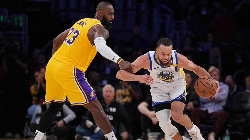 Golden State Warriors v Los Angeles Lakers